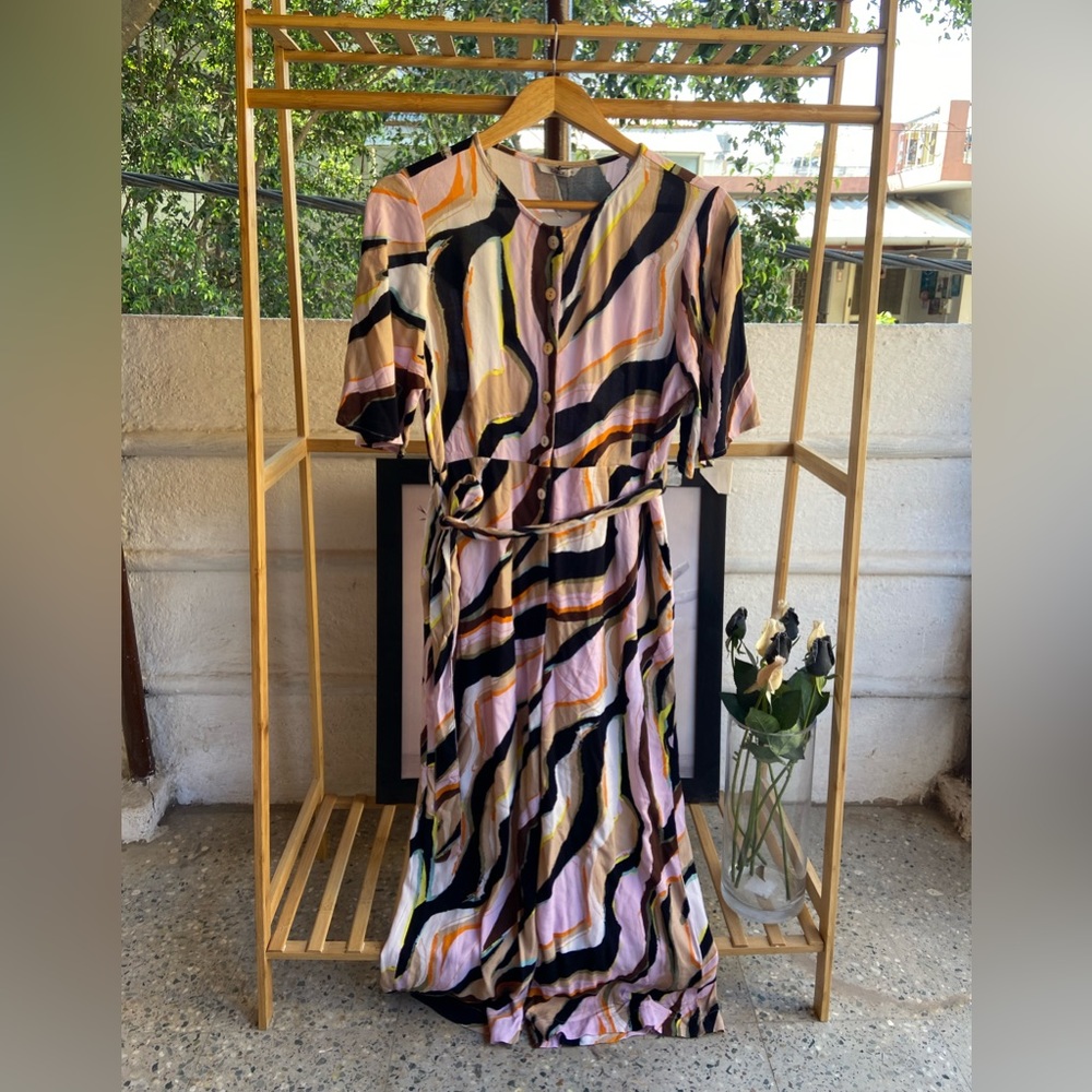 ONLY Multi Color Printed Jumpsuit. Size- M - Picture 5 of 7